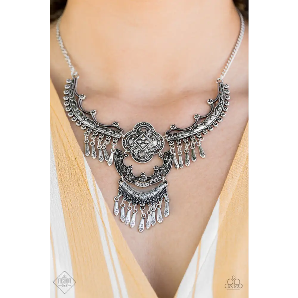 Rogue Vogue - Silver Necklace - Necklaces