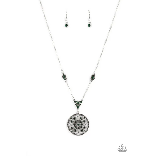 TIMELESS Traveler - Green Necklace - Necklaces