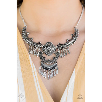 Rogue Vogue - Silver Necklace - Necklaces