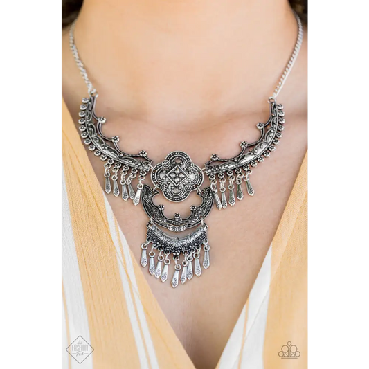 Rogue Vogue - Silver Necklace - Necklaces